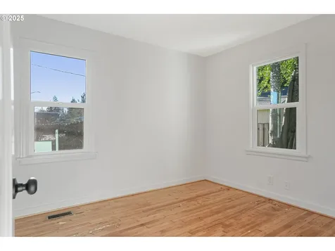 521 Piedmont Avenue NW Salem OR 97304