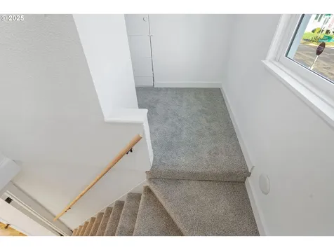 521 Piedmont Avenue NW Salem OR 97304