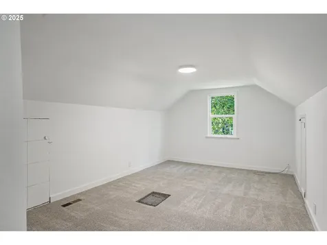 521 Piedmont Avenue NW Salem OR 97304