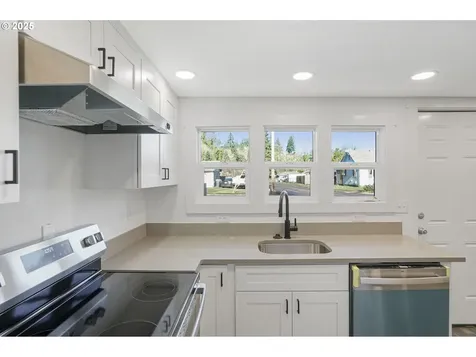 521 Piedmont Avenue NW Salem OR 97304