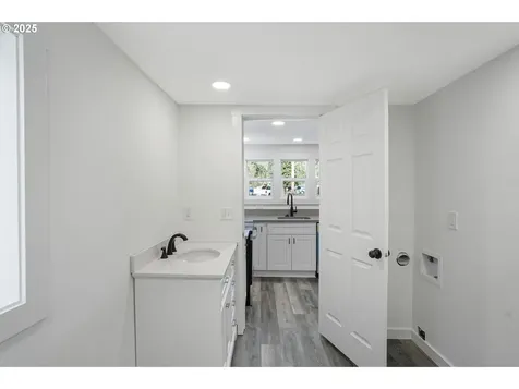 521 Piedmont Avenue NW Salem OR 97304