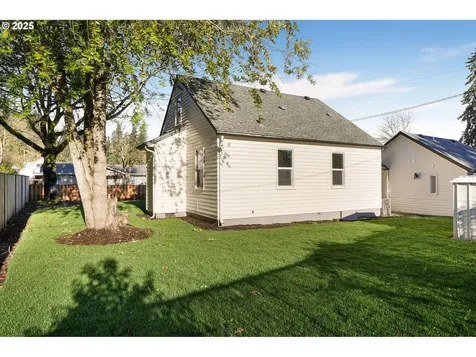 521 Piedmont Avenue NW Salem OR 97304