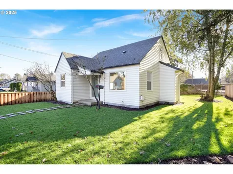 521 Piedmont Avenue NW Salem OR 97304