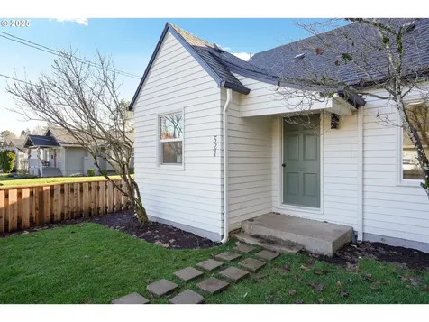 521 Piedmont Avenue NW Salem OR 97304