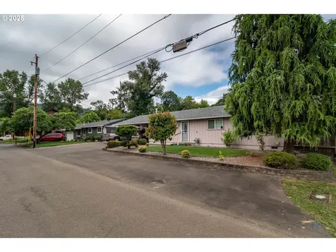 962 NW Keasey Street Roseburg OR 97471