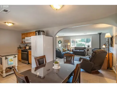 962 NW Keasey Street Roseburg OR 97471
