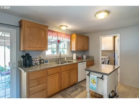 962 NW Keasey Street Roseburg OR 97471
