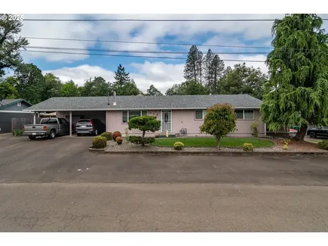 962 NW Keasey Street Roseburg OR 97471