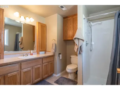 962 NW Keasey Street Roseburg OR 97471