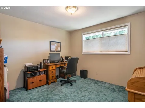 962 NW Keasey Street Roseburg OR 97471