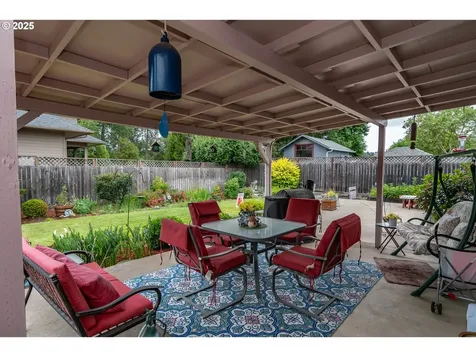 962 NW Keasey Street Roseburg OR 97471