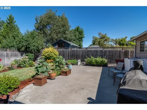 962 NW Keasey Street Roseburg OR 97471