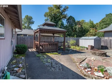 962 NW Keasey Street Roseburg OR 97471