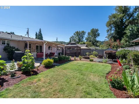 962 NW Keasey Street Roseburg OR 97471