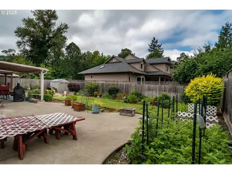 962 NW Keasey Street Roseburg OR 97471