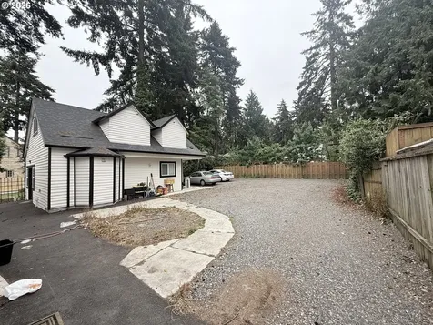 9516 NE Prescott Street Portland OR 97220