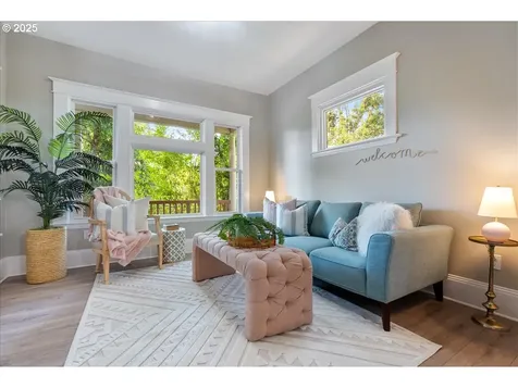 917 NE Skidmore Street Portland OR 97211