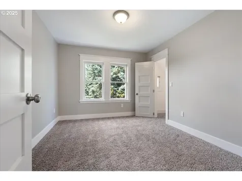917 NE Skidmore Street Portland OR 97211