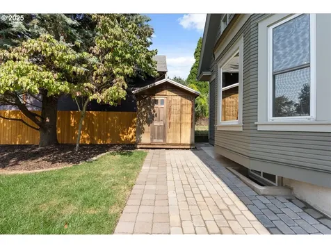 917 NE Skidmore Street Portland OR 97211