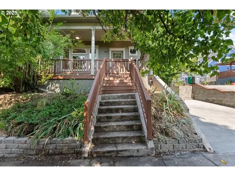 917 NE Skidmore Street Portland OR 97211