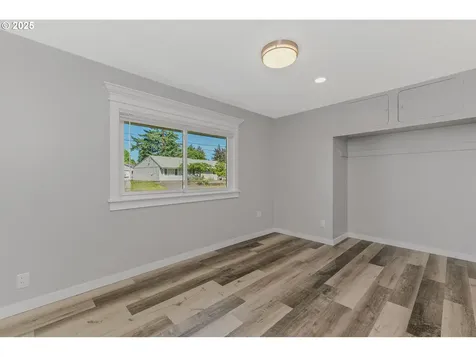 320 NE 117th Avenue Portland OR 97220
