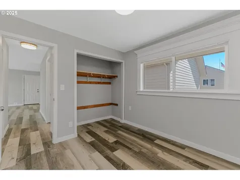 320 NE 117th Avenue Portland OR 97220