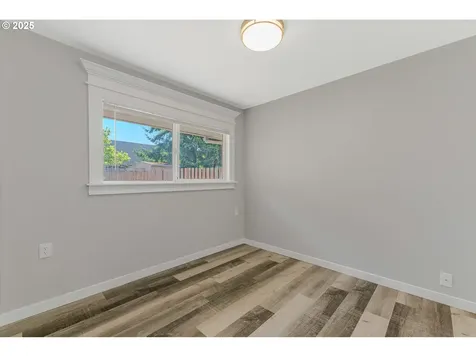 320 NE 117th Avenue Portland OR 97220