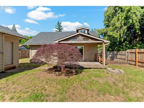 320 NE 117th Avenue Portland OR 97220