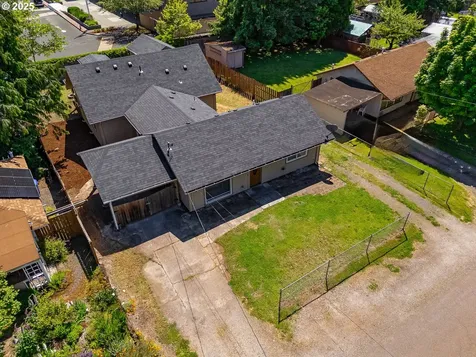 320 NE 117th Avenue Portland OR 97220