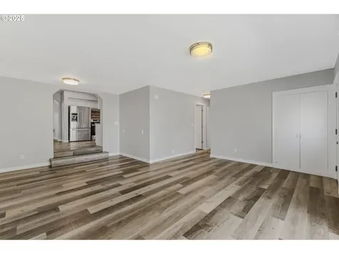 320 NE 117th Avenue Portland OR 97220