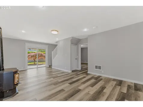 320 NE 117th Avenue Portland OR 97220