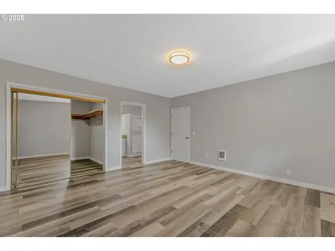 320 NE 117th Avenue Portland OR 97220