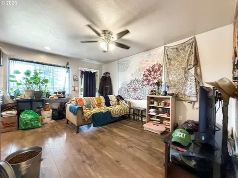 515 Memory Lane Brookings OR 97415