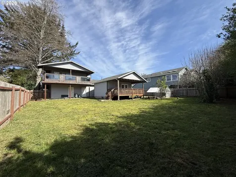 515 Memory Lane Brookings OR 97415