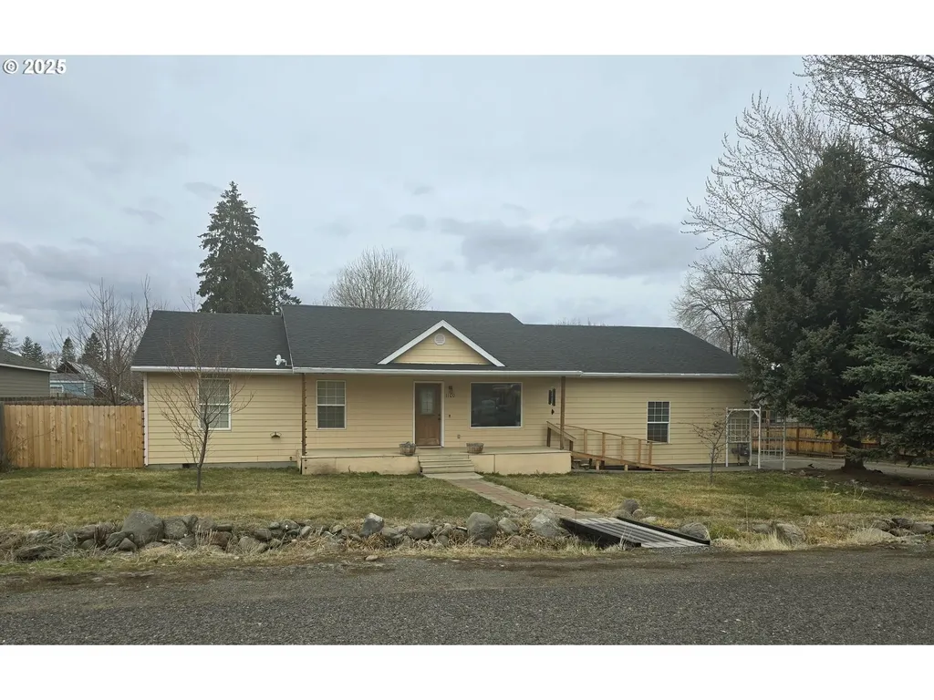 1100 Bryan Street Cove OR 97824