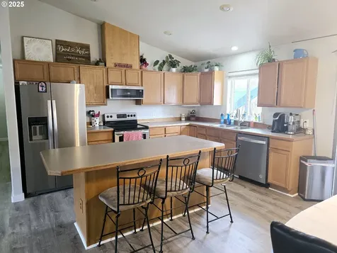1100 Bryan Street Cove OR 97824