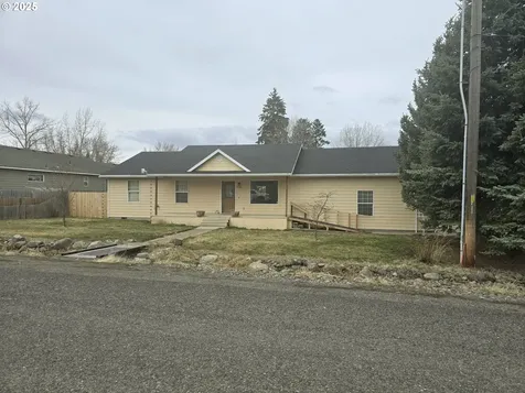 1100 Bryan Street Cove OR 97824