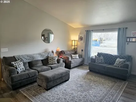 1100 Bryan Street Cove OR 97824