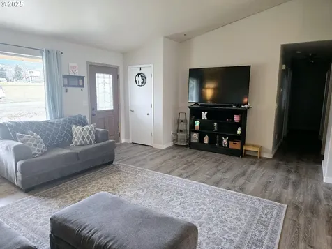 1100 Bryan Street Cove OR 97824