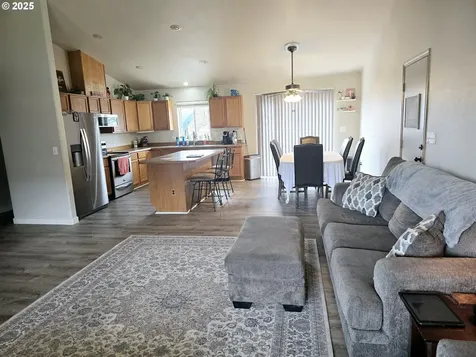 1100 Bryan Street Cove OR 97824