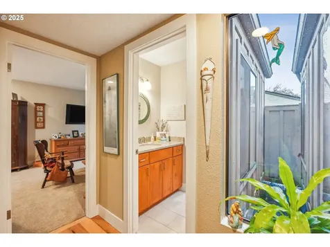 15780 SW Oakhill Lane Portland OR 97224
