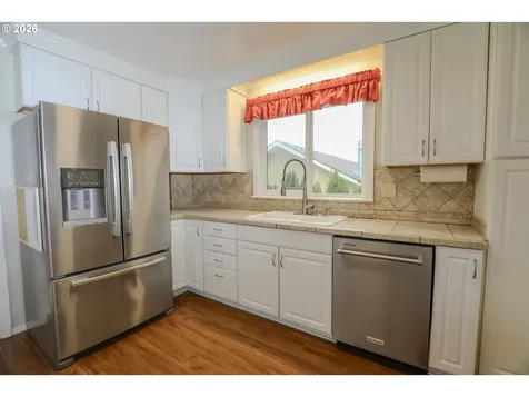 1528 NW Eden Street Roseburg OR 97470