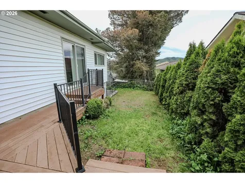 1528 NW Eden Street Roseburg OR 97470