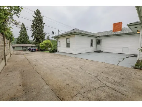 1528 NW Eden Street Roseburg OR 97470