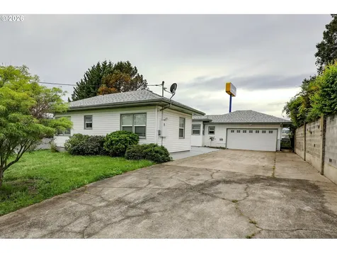 1528 NW Eden Street Roseburg OR 97470