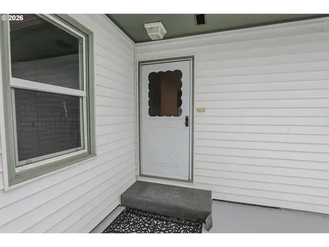 1528 NW Eden Street Roseburg OR 97470