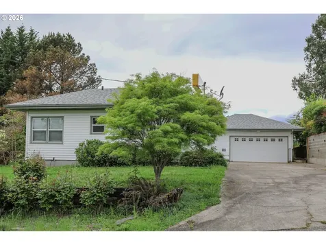 1528 NW Eden Street Roseburg OR 97470