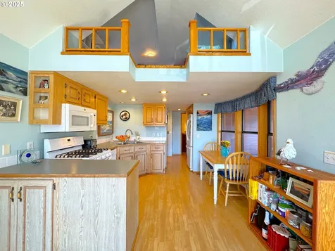 19921 Whaleshead Road Brookings OR 97415