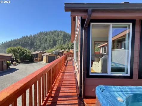 19921 Whaleshead Road Brookings OR 97415