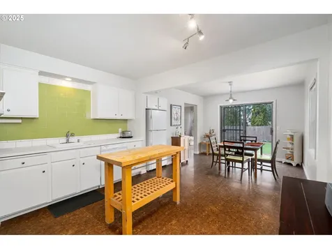 5525 N Hudson Street Portland OR 97203